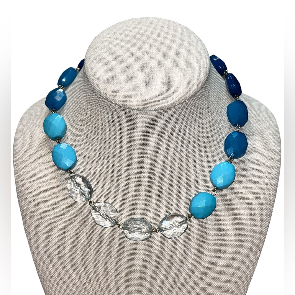 Avon Multifaceted Blue and Clear Beaded Necklace